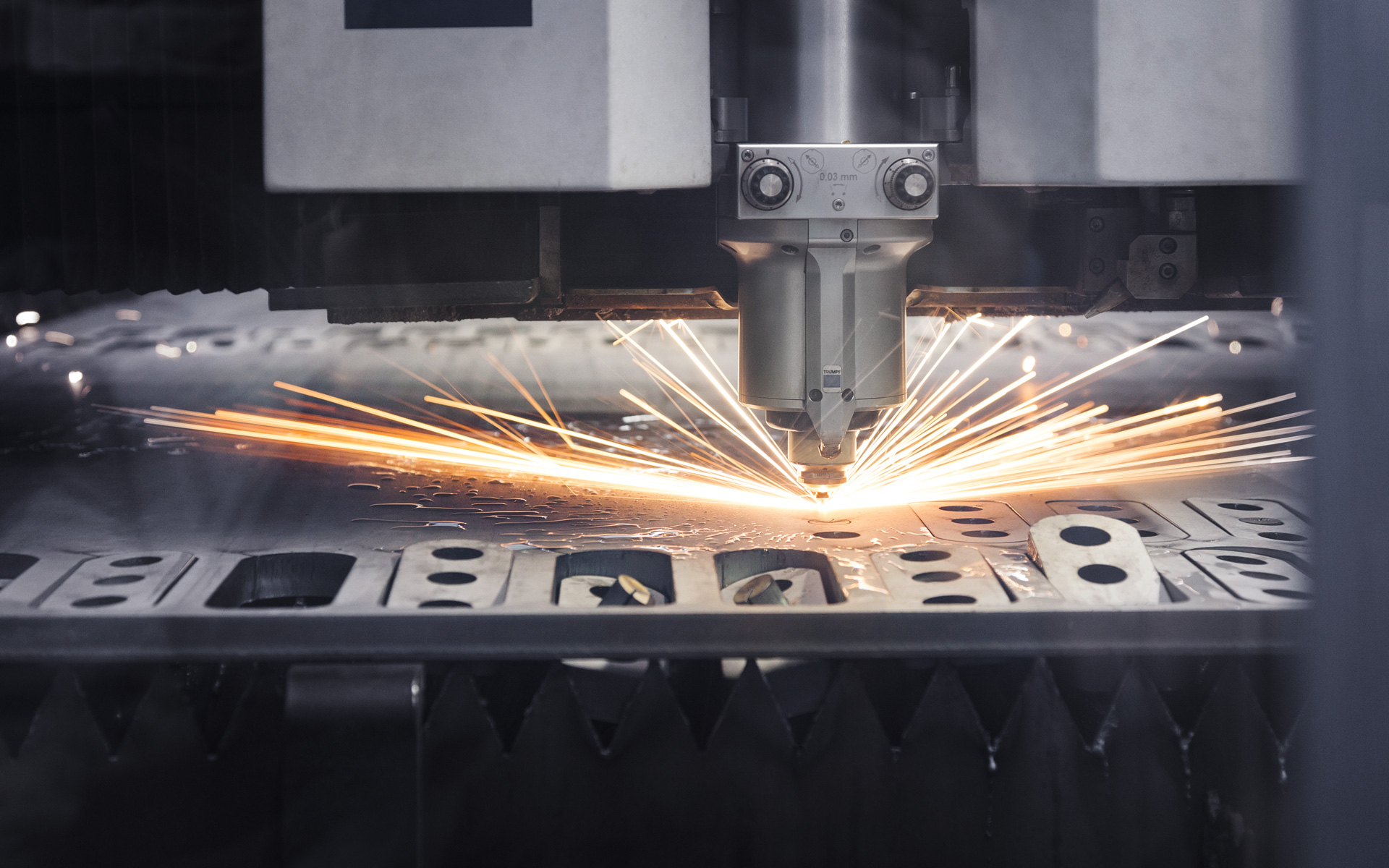machart_kolb_foto2 Laserschneidemaschine in Aktion